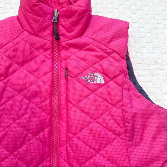 The North Face Women’s Quilted Puffer Vest Size Small Pink - Picture 12 of 14